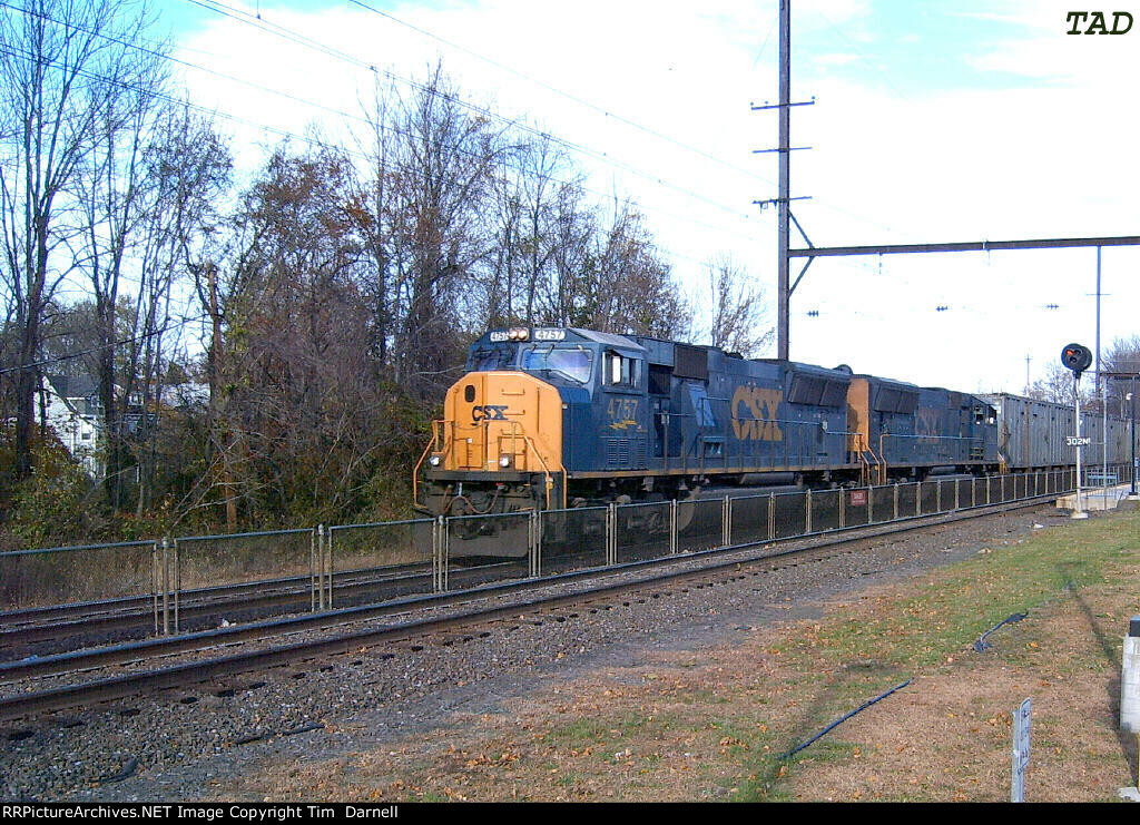 CSX 4757 leads K295